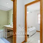 Garden Relax With Heated Pool Views Fc15 아파트